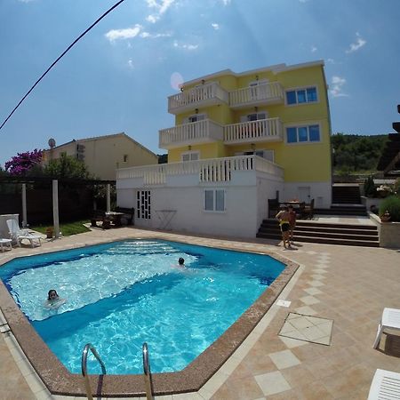 Apartments Romana 슬라티네 외부 사진