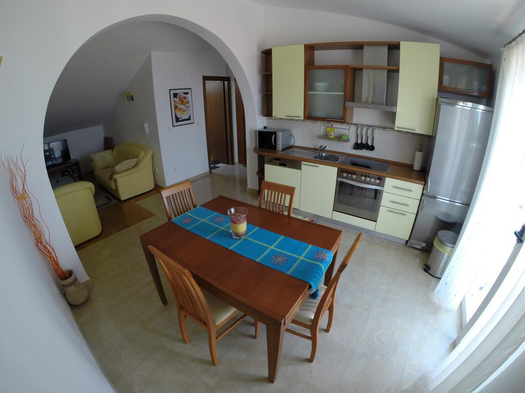 Apartments Romana 슬라티네 객실 사진