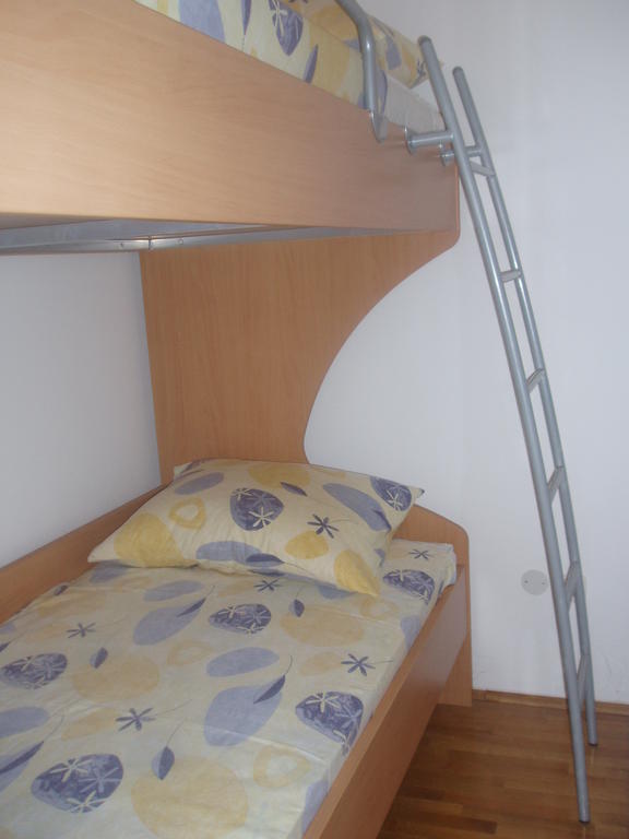 Apartments Romana 슬라티네 객실 사진