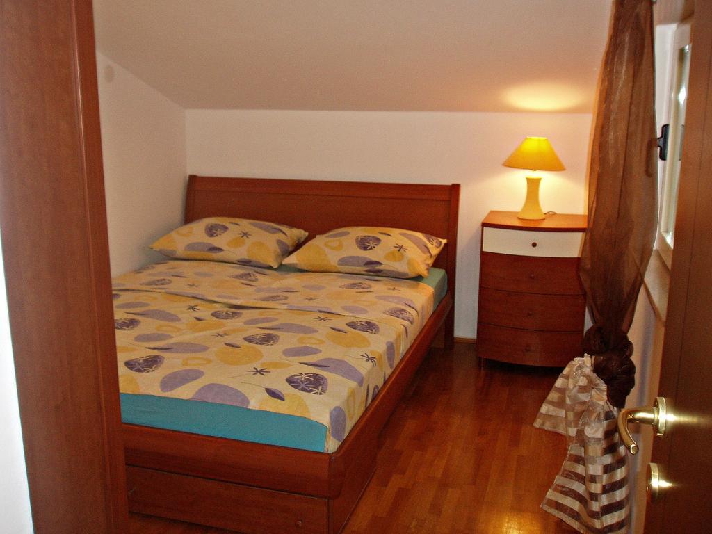 Apartments Romana 슬라티네 객실 사진